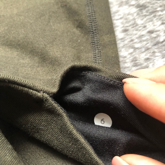 Lululemon camo wunder under leggings - Picture 4 of 4